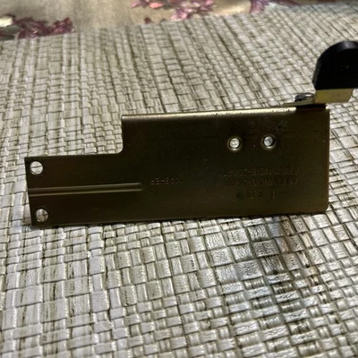 Conjunto vertical de diapositivas de monedas ESD #B20697 parte #B20647 para lavadora Foto 1 de 4