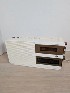Vintage Proton 320 Digital AM/FM with Dual Alarm Clock Radio White Tested Works - Picture 1 of 13