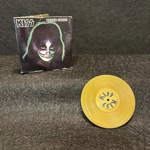 1997 McFarlane Toys KISS Peter Criss Actionfigur Gold Album & Cover - Bild 1 von 8