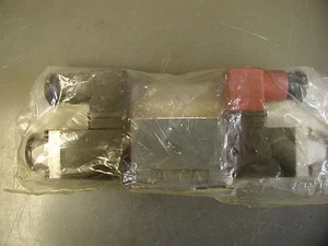 Rexroth 4WE6D51/0FAW120-60 NZ45 Pneumatic Valve - Picture 1 of 2