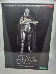 Star Wars: The Force Awakens Captain Phasma 1/10 Scale Action Figure - Picture 1 of 5