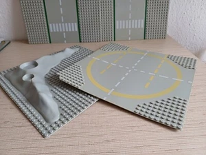 1 x Legomondplatte 1 x Mondlandekreuzung und 2 x Straßenplatten je 25 cm x 25 cm - Bild 1 von 13