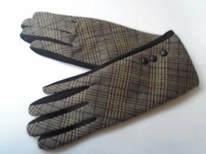 Ladies Winter Touch Screen Tartan Gloves 3 Buttons Brown Black New - Picture 1 of 1