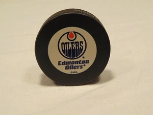 Vintage Edmonton Oilers NHL Inglasco Official Hockey Puck  Humpty's Restaurant   - Picture 1 of 7
