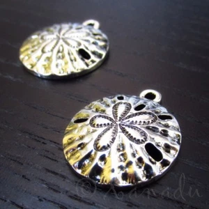 Dijes de playa de dólar de arena de 23 mm chapados en plata antiguos C5655 - 2, 5 o 10 piezas - Imagen 1 de 2