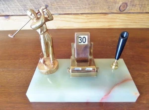 Vintage Golfer Trophy Perpetual Desk Calendar Pen Holder Green Onyx Mid Century - Picture 1 of 8
