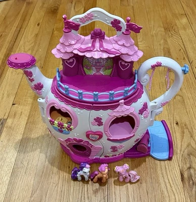 My Little Pony Tea Pot Castle House Play Set with 3 ponies Sound & Lights Work! - Image 1 of 4