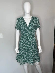 Vestido para mujer verde forrado hasta la rodilla con mangas de campana - Imagen 1 de 6
