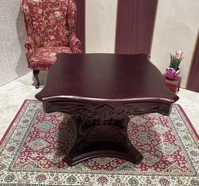 Base central de mesa cuadrada de caoba tallada ornamentada Bespaq vintage 1:12. Precioso Foto 1 de 4