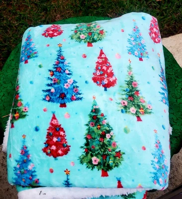 Pioneer Woman Holiday Christmas Trees Velvet Plush Throw Sherpa 50x72in - Image 1 of 4