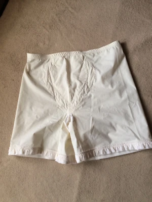 复古 PLAYTEX 尺寸 6 XLG 白色 4 GARTER I CANT BELIEVE I GIRDLE # 2545 — 第 1/4 张图片
