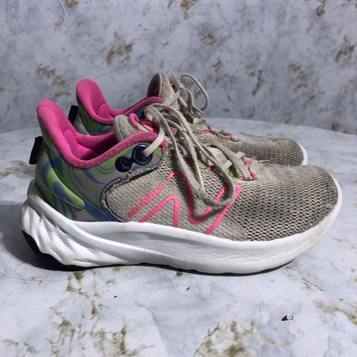 Scarpe da ginnastica sportive New Balance fresche in schiuma Roav taglia 11 grigio rosa