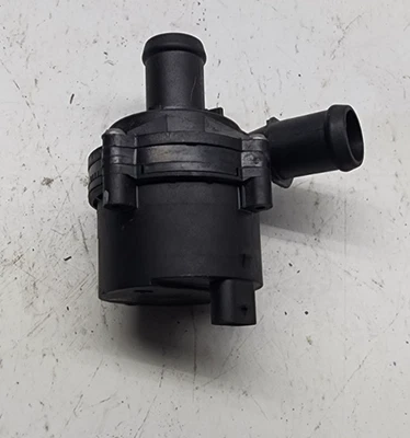 AUDI Q3 2019-2023 motor 2,0 L lado izquierdo bomba de agua auxiliar OEM Foto 1 de 4