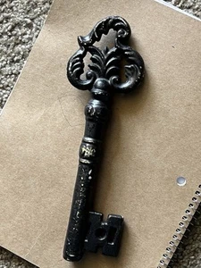 Vintage Large Heavy Cast Iron Skeleton Key, 9" long, 20 Oz Magnetic - Picture 1 of 9