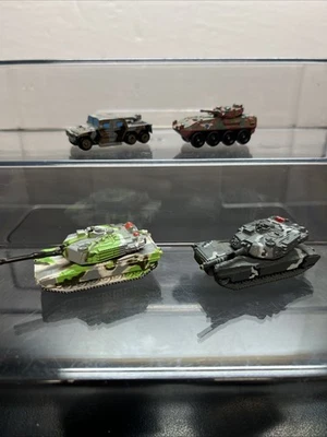 Lote #2 R2 vintage de veículos tanques militares Micro Machines - Imagem 1 de 4