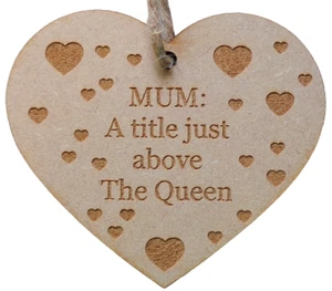 Mamá es un título justo encima de la reina ~ signo de corazón de amor regalo para madres 10 x 9 cm - Imagen 1 de 1