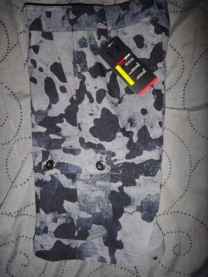 ПОД ARMOUR HEATGEAR ПОВСЕДНЕВНЫЙ ЧЕРНЫЙ И СЕРЫЙ КАМУФЛЯЖ ГРУЗОВЫЕ ШОРТЫ РАЗМЕР YXL МАЛЬЧИКОВ $44,99 - Изображение 1 из 3