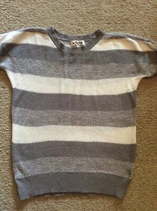 In The Knit Sweater Womens Large Gray White Striped Short The Limited Summer - Picture 1 of 4
