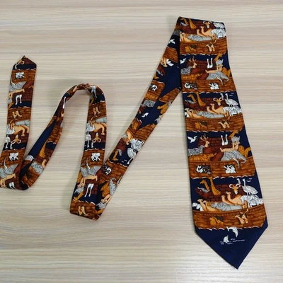 Corbata de Colección Arca de Noé Hombres ALYNN Azul Marino Marrón Animal Barco Novedad Arte Hecha en EE. UU. Foto 1 de 4