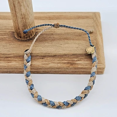 Браслет Pura Vida Gold Coast Мультиплетеный с Золотым P Ярлыком Beach Chic - Изображение 1 из 4