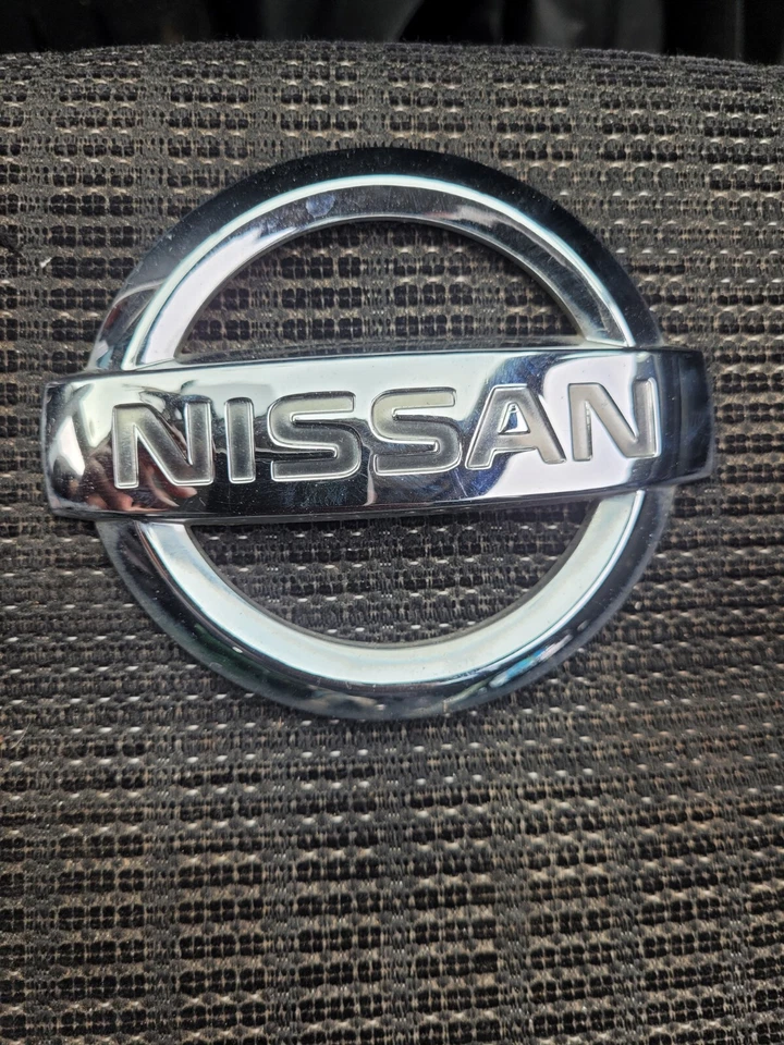 Logo Nissan Portellone Posteriore Stemma Logo Stemma Per F15 Juke Modelli D - Immagine 1 di 1