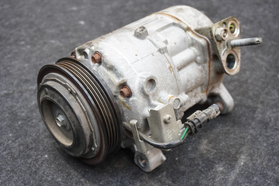 Compresor y polea de aire acondicionado 84317510 GMC Chevrolet Cadillac 2015-20 Foto 1 de 4