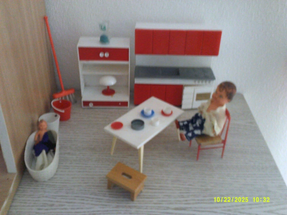 DDR ! KONVOLUT PUPPENSTUBENMÖBEL und anderes - KÜCHE - Bild 1 von 1