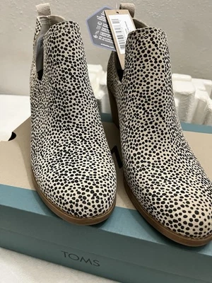 Botas anabela femininas Kallie TOMS tamanho 8 M cor mini camurça chita nova - Imagem 1 de 4