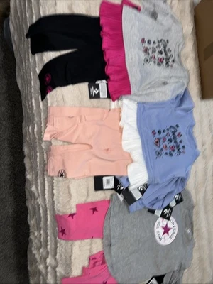Venta al por mayor Lote 12 Conjuntos de Converse Niñas Talla 12-24mths Conjunto Top Pantalones Todos Nuevos con Etiquetas Foto 1 de 4