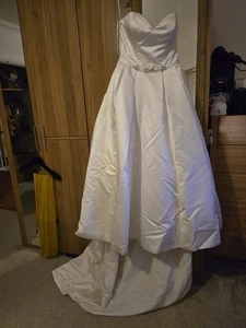 Gorgeous Diane Harbridge Princess Style Second Hand Wedding Dress. size 14 - Picture 1 of 4