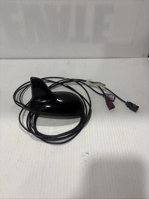 Antena de radio aleta de tiburón Mercedes W204 C250 C300 2008-2014 2048206575 Foto 1 de 4