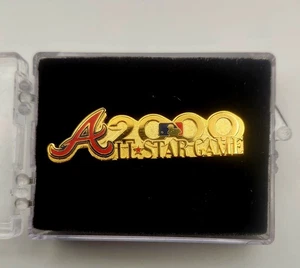 2000 All-Star GAME Atlanta Braves Gold Pin - Picture 1 of 2