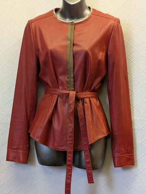 Chaqueta con cinturón de cuero rojo Elie Tahari S Foto 1 de 4