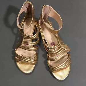 Boutique 9 Gladiatoren BT7BANQUO Damen Gold Leder Knöchelriemen Sandalen Größe 8 - Bild 1 von 5