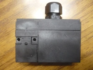 New Schmersal AZM 170-11zka-2220 Safety Interlock Switch - Picture 1 of 7