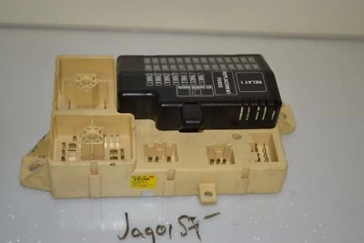 2005-2008 Jaguar S-Type Fuse Box 6R8T-14A067-Aa - Imagem 1 de 2