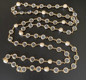VINTAGE 1981 CHANEL SAUTOIR CLEAR CRYSTAL AND PEARL CHICKLET NECKLACE