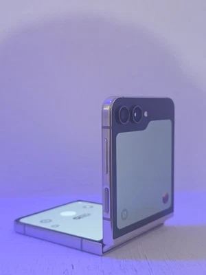 Samsung Galaxy Z Flip 5 - 5G Network Unlocked -  256GB - Lilac Purple/Pink 🔥 - Image 1 of 4