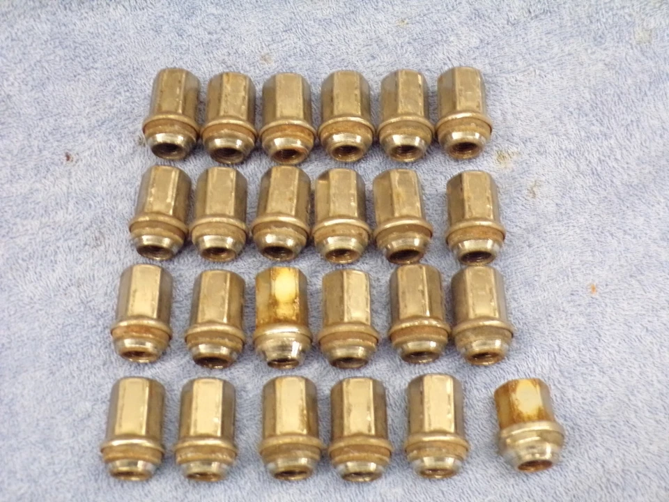 Juego de tuercas Chevy Traverse 2010 2009-2017 Buick Enclave Foto 1 de 2