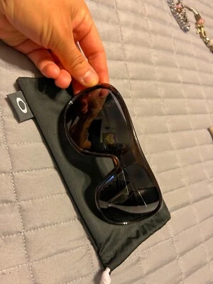 Auténticas gafas de sol Oakley marrón/negro tortuga para mujer  Foto 1 de 2