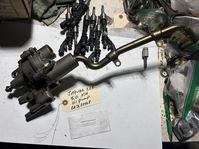 OIL PUMP *USED* FITS JAGUAR XKR 5.0 V8 N/A DOHC 32V 2010-2014 C2Z28368 OE JAGUAR - Image 1 of 3