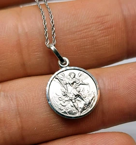 St Saint Michael Archangel Sterling Silver Necklace 925 Medal Pendant 0.7 inc - Picture 1 of 17