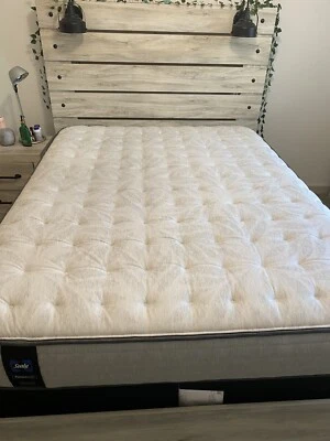 Sealy Posturepedic Mattress Queen (Medium-Firm) - Image 1 of 4