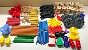 Hasbro Tinkertoy Classic Ultra Construction Set + Extra Parts 294 Pieces - Picture 1 of 15