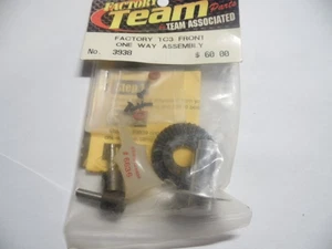ASSOCIATED 3938 Factory TC3 Front One Way Assembly - Picture 1 of 1