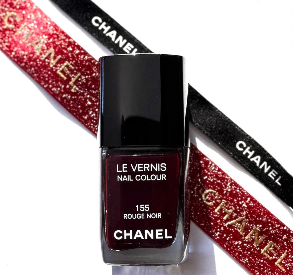 Chanel Le Vernis Nail Colour Nail Polish 155 Rouge Noir 13ml - Bild 1 von 3