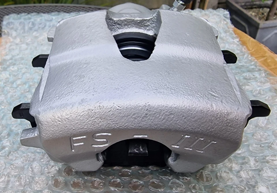 AUDI A3 8L VW Golf MK4 Front OEM Brake Calipers & Pads Set/256mm/280mm FSIII ATE - Image 1 of 4