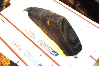 NOS MOPAR 1973 DODGE CARREGADOR PROTETOR DE PARA-CHOQUE TRASEIRO 3686660 - Imagem 1 de 2