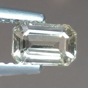 0.81ct Octagon Yellowish Green Natural Sri Lanka Sapphire Loose Genuine Gemstone - Picture 1 of 3