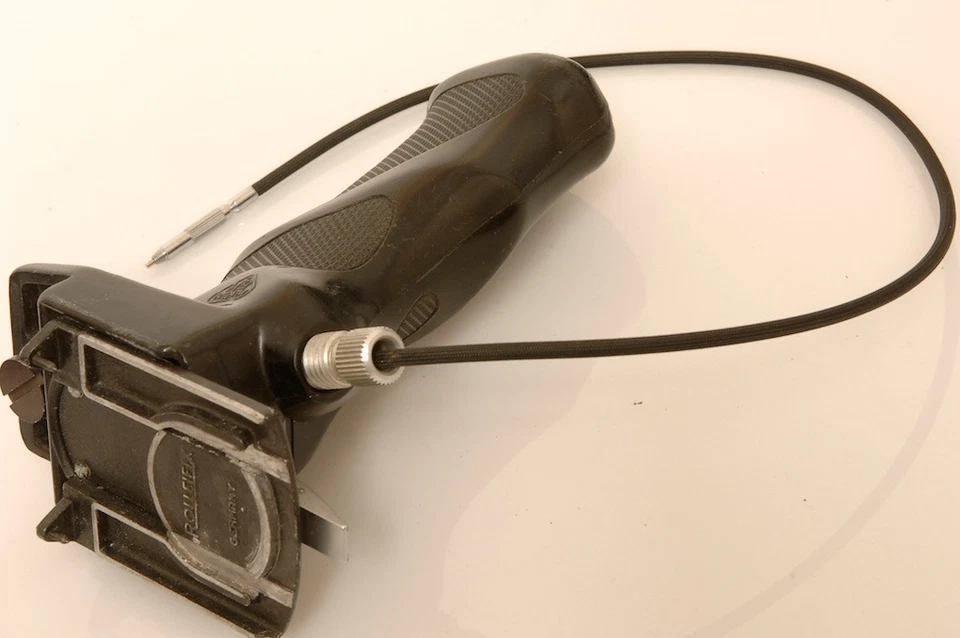 ✅ ROLLEIFLEX F3.5 TLR ROLLEICORD PISTOL, EYE LEVEL SPORTS GRIP W/ RELEASE CABLE - Image 1 of 1